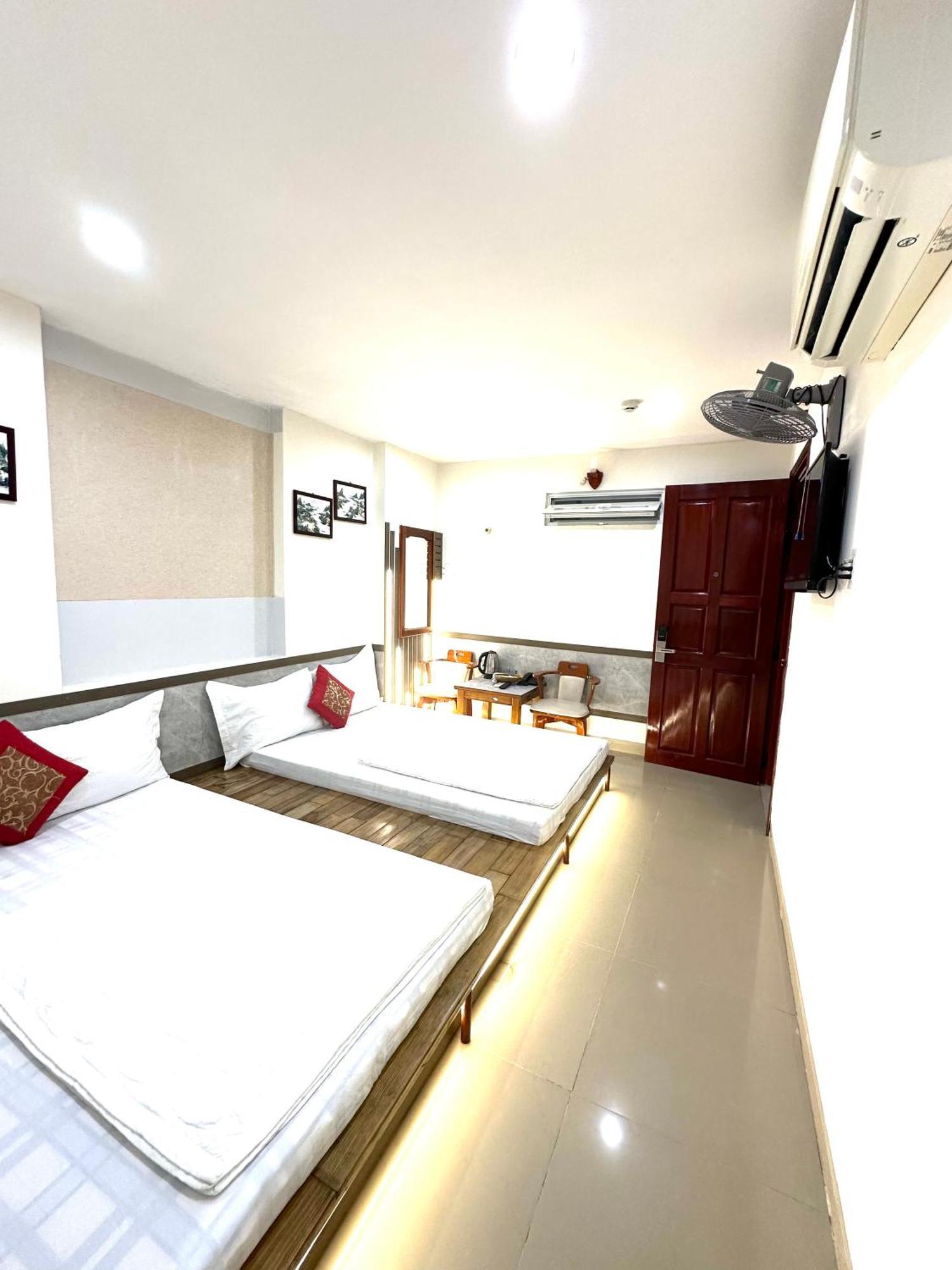 Hotel Nguyen Ha *